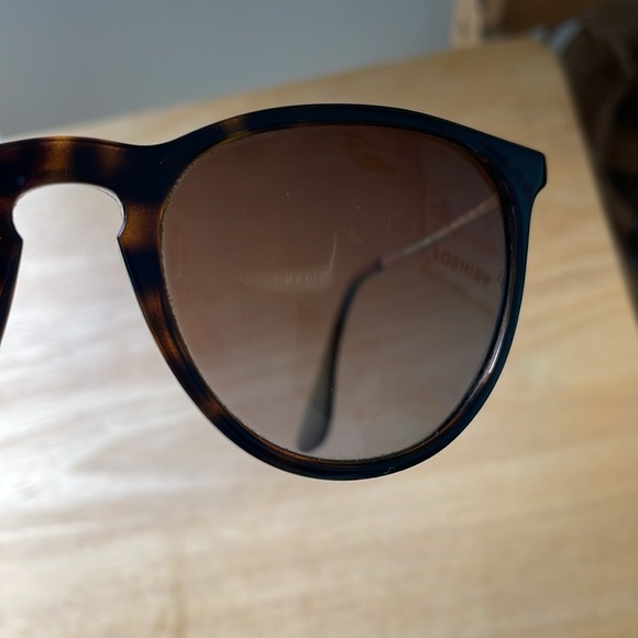 Ray-Ban Polarized Sunglasses - Picture 5 of 6